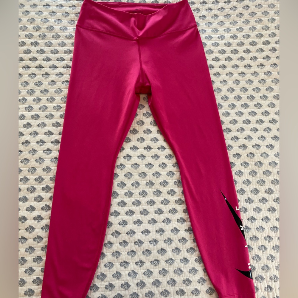 Nike Women’s Pink Leggings
